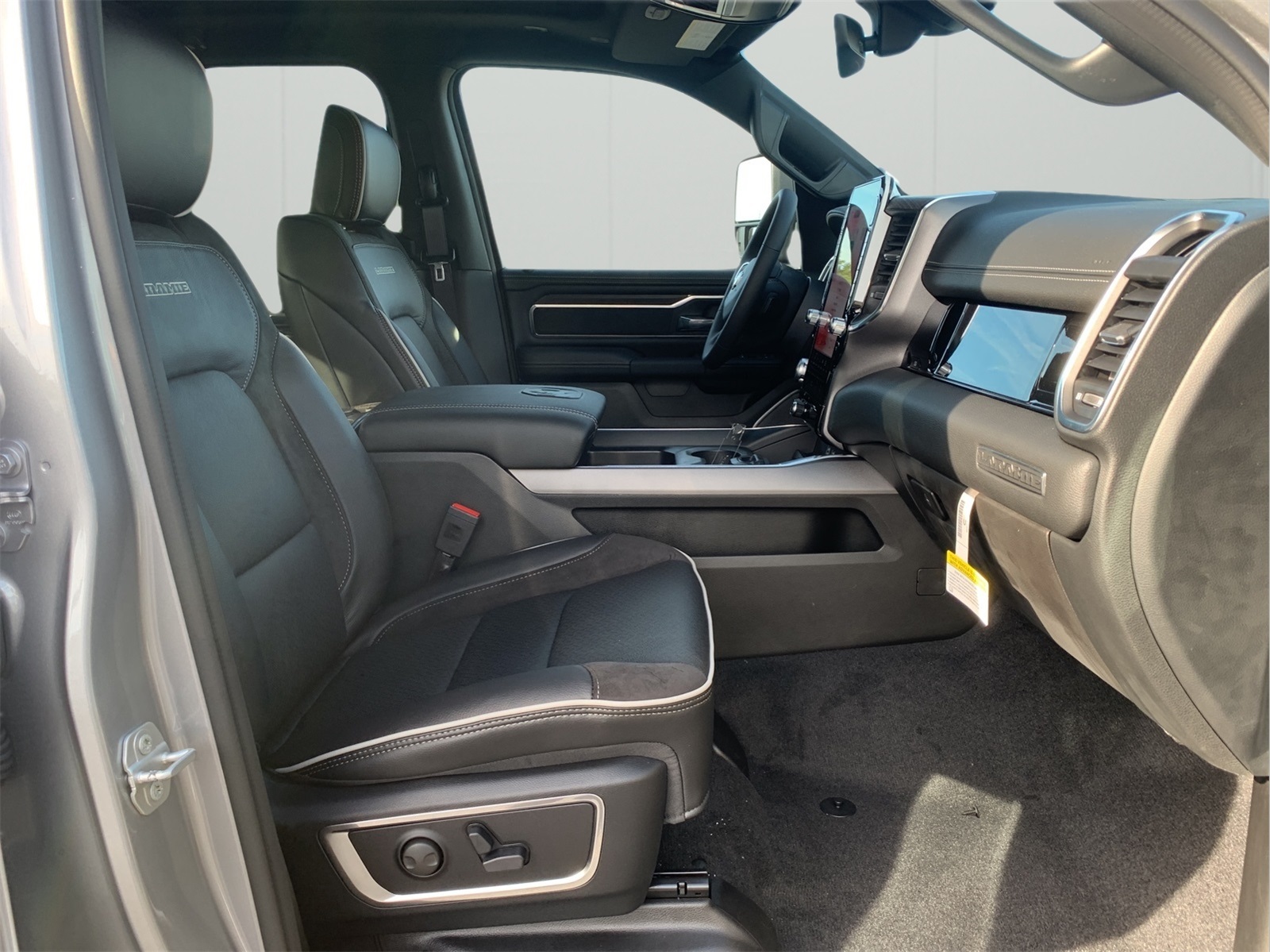 2026 Ram 1500 Laramie photo 26