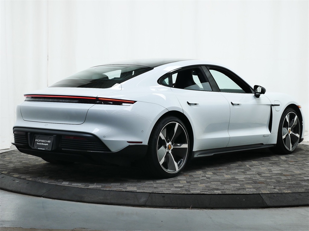 2023 Porsche Taycan photo 7
