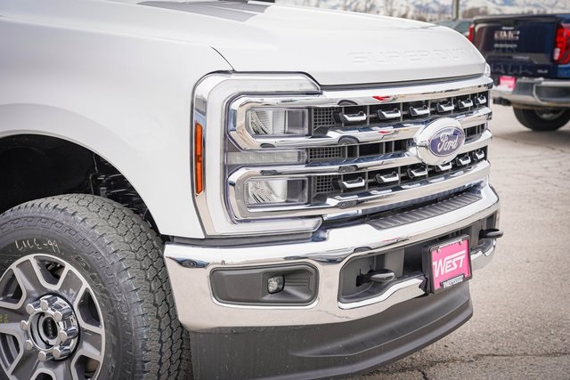 2025 Ford F-350 Lariat photo 4