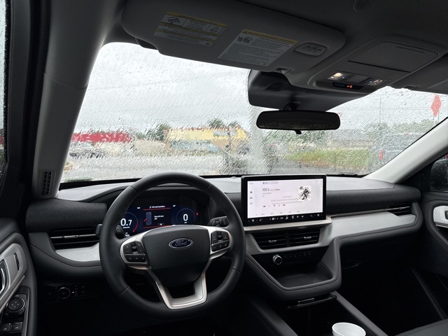 2025 Ford Explorer photo 23