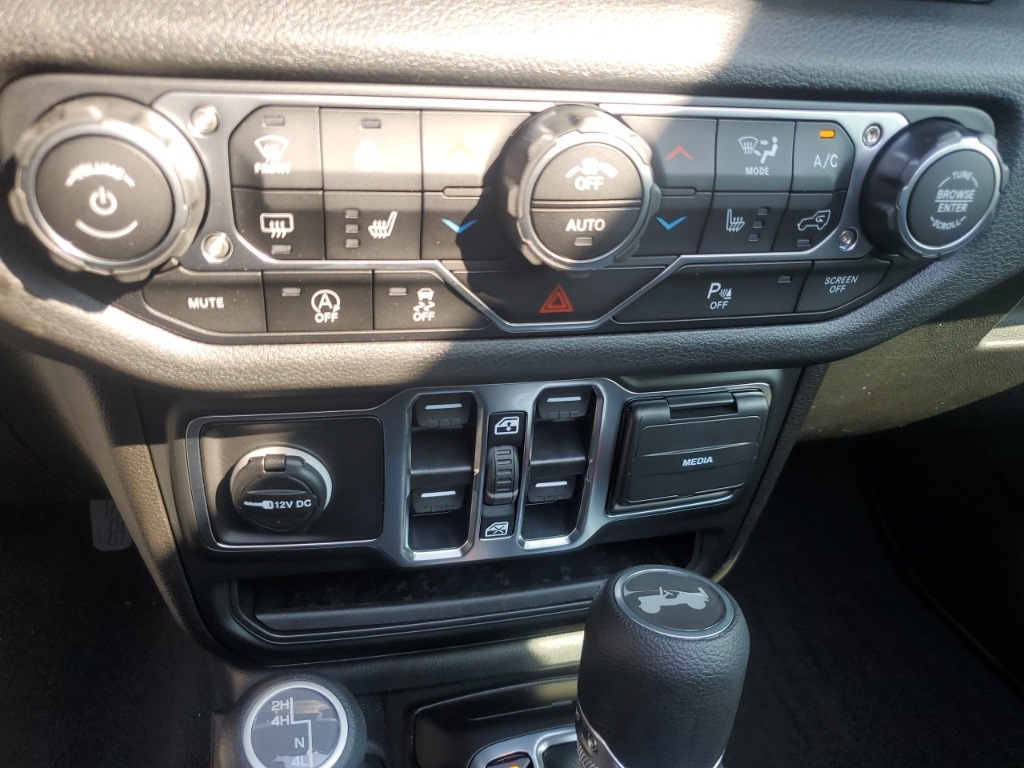 2025 Jeep Wrangler Sport S photo 18