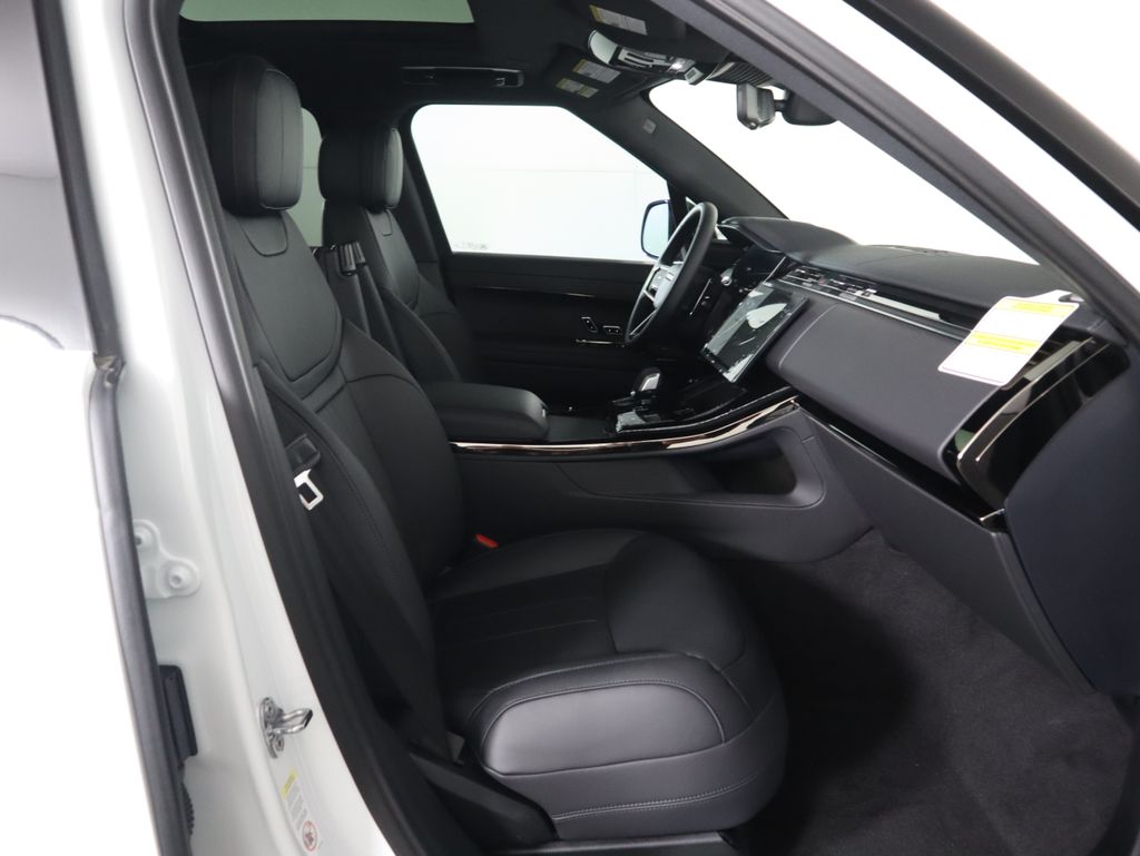 2025 Land Rover Range Rover Sport SE photo 17