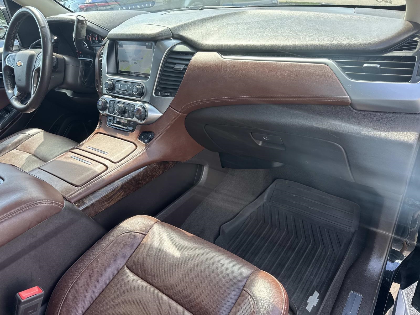 2020 Chevrolet Suburban Premier photo 12