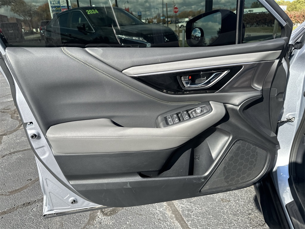 2023 SUBARU OUTBACK - Image 18