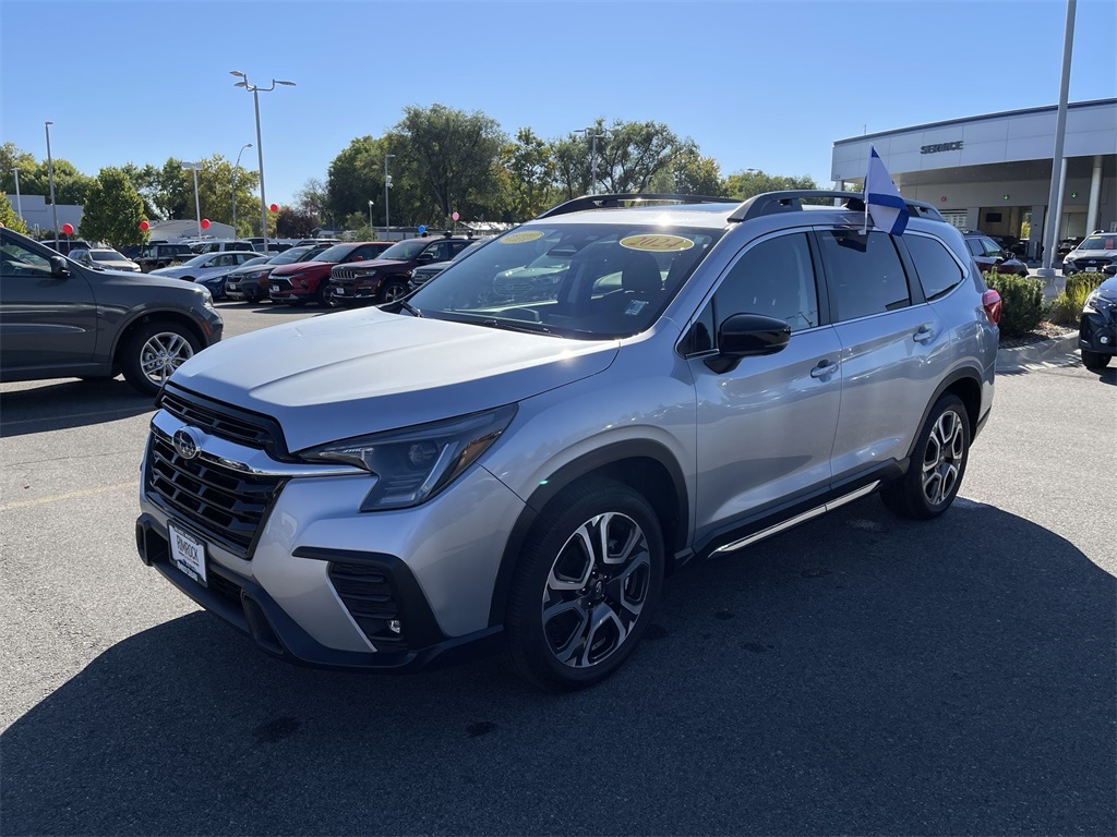 2024 Subaru Ascent Limited photo 3