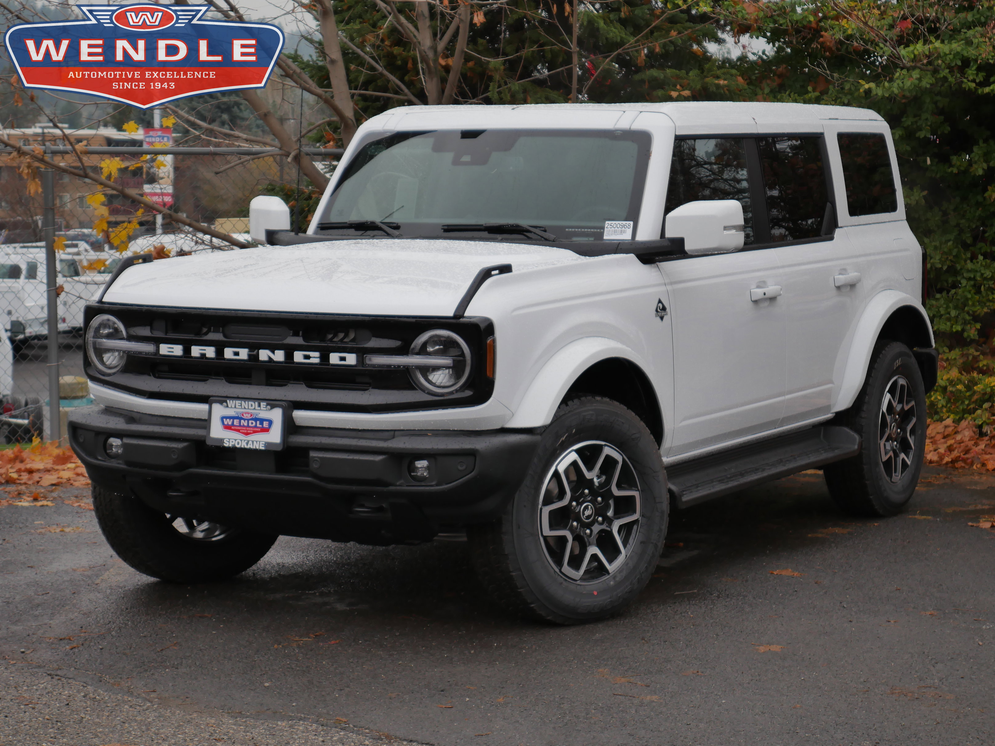 2025 Ford Bronco 4-Door Outer Banks's photo