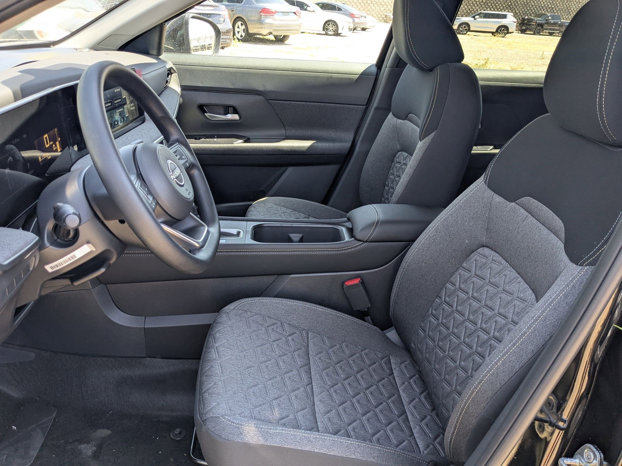 2025 Nissan Kicks SV photo 12