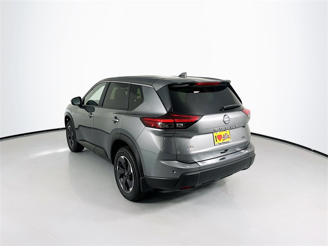 2024 Nissan Rogue SV photo 3