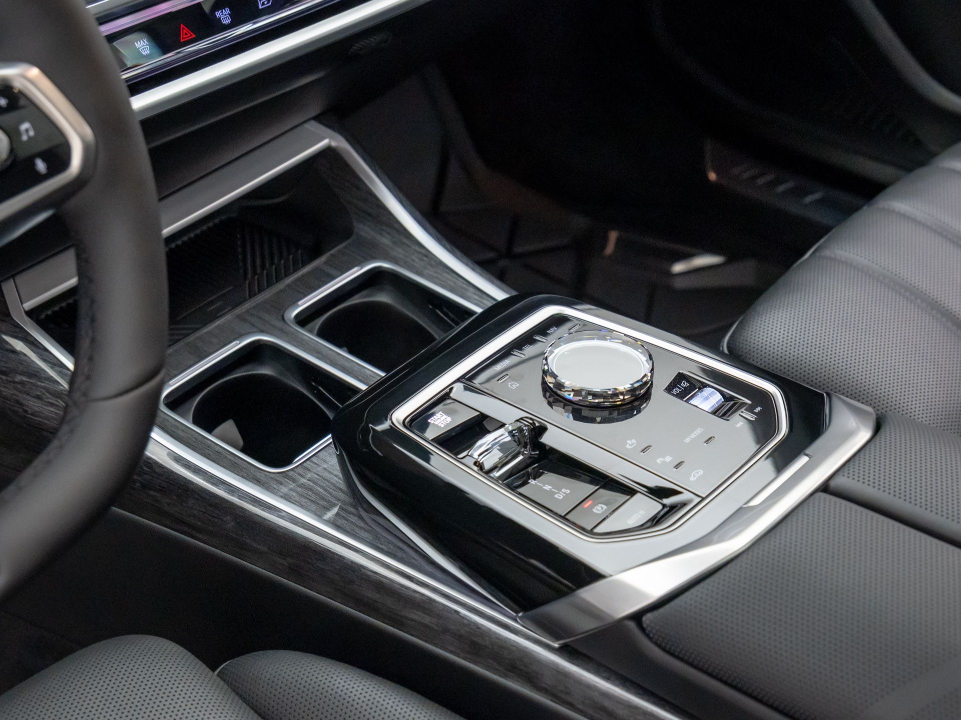 New 2025 Brooklyn Grey Metallic BMW 750e xDrive image 12