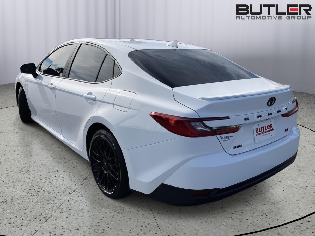 2026 Toyota Camry LE photo 3