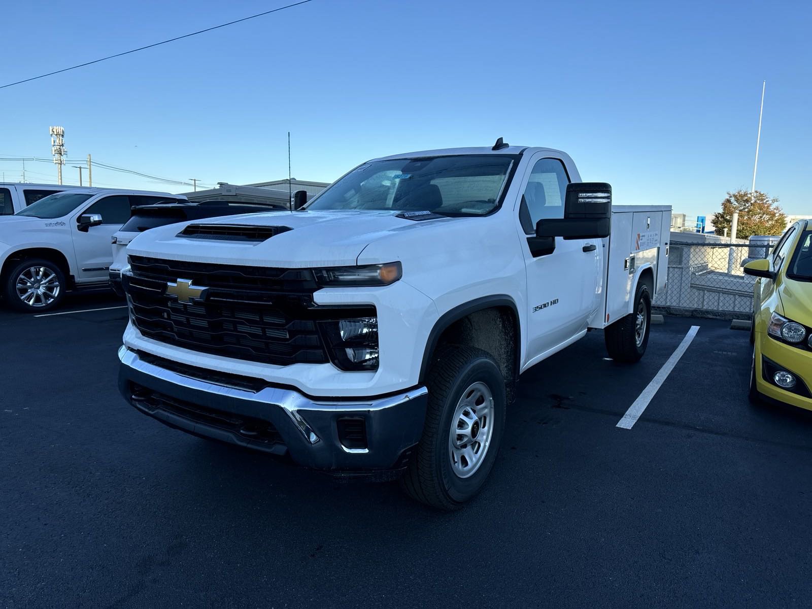 2025 Chevrolet Silverado 3500HD photo 3