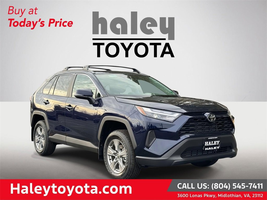 2025 Toyota RAV4 XLE's photo