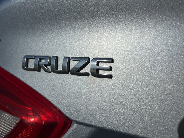 2017 Chevrolet Cruze LS photo 28