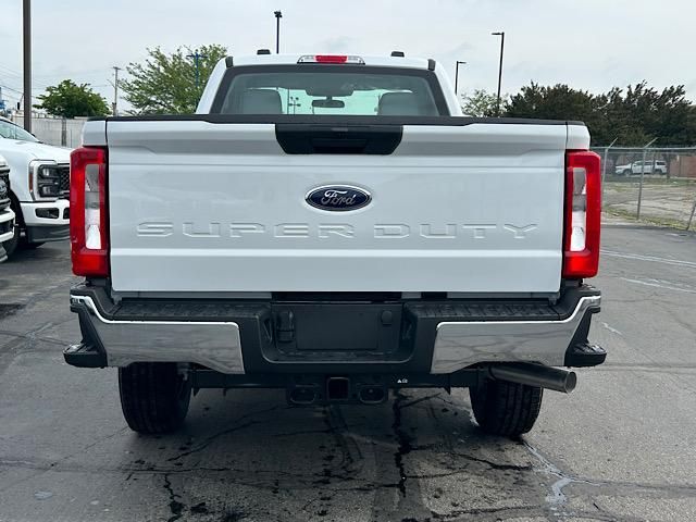 2025 Ford F-250 XL photo 4