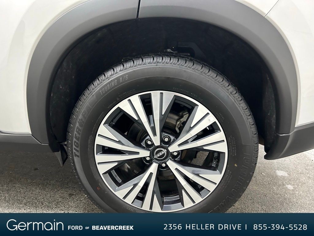 2023 Nissan Rogue SV photo 12