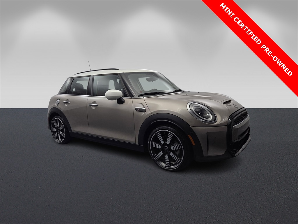 2023 MINI Hardtop 4 Door S's photo