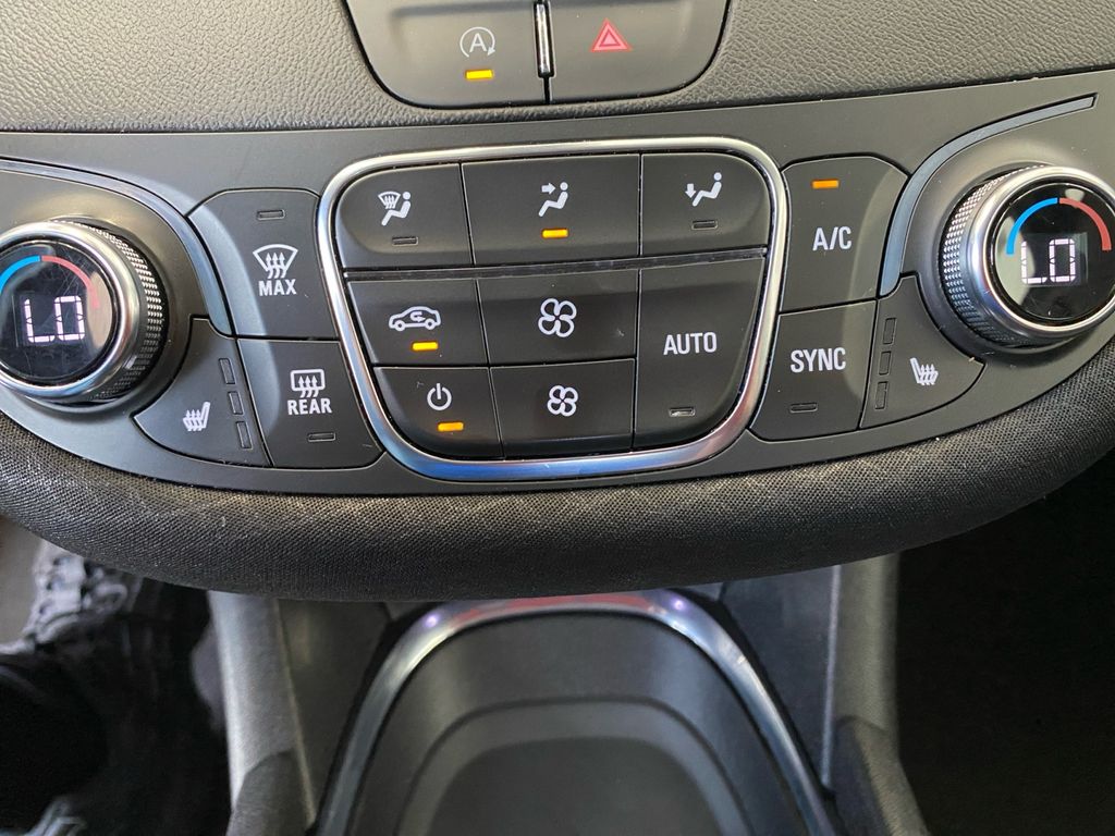 2022 Chevrolet Malibu 1LT photo 27
