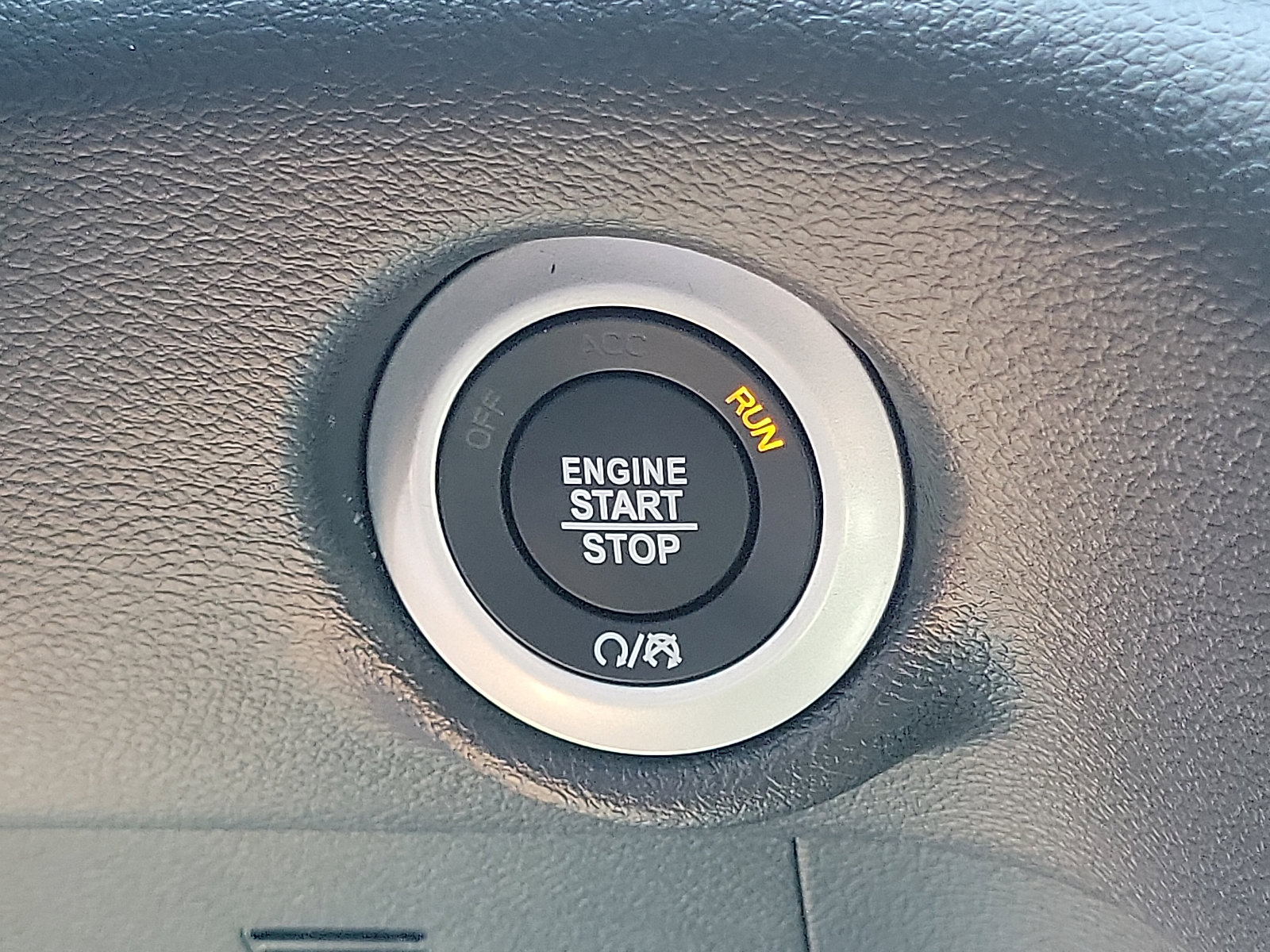2025 Chrysler Voyager LX photo 10