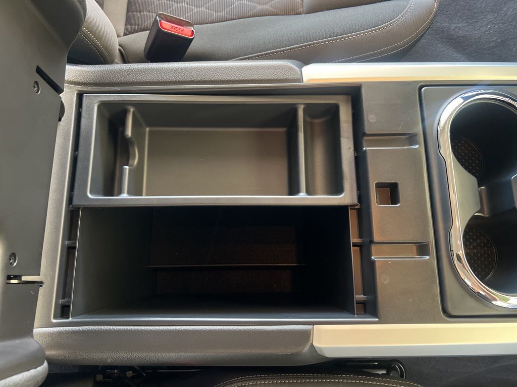 2024 Nissan Titan Crew Cab photo 18