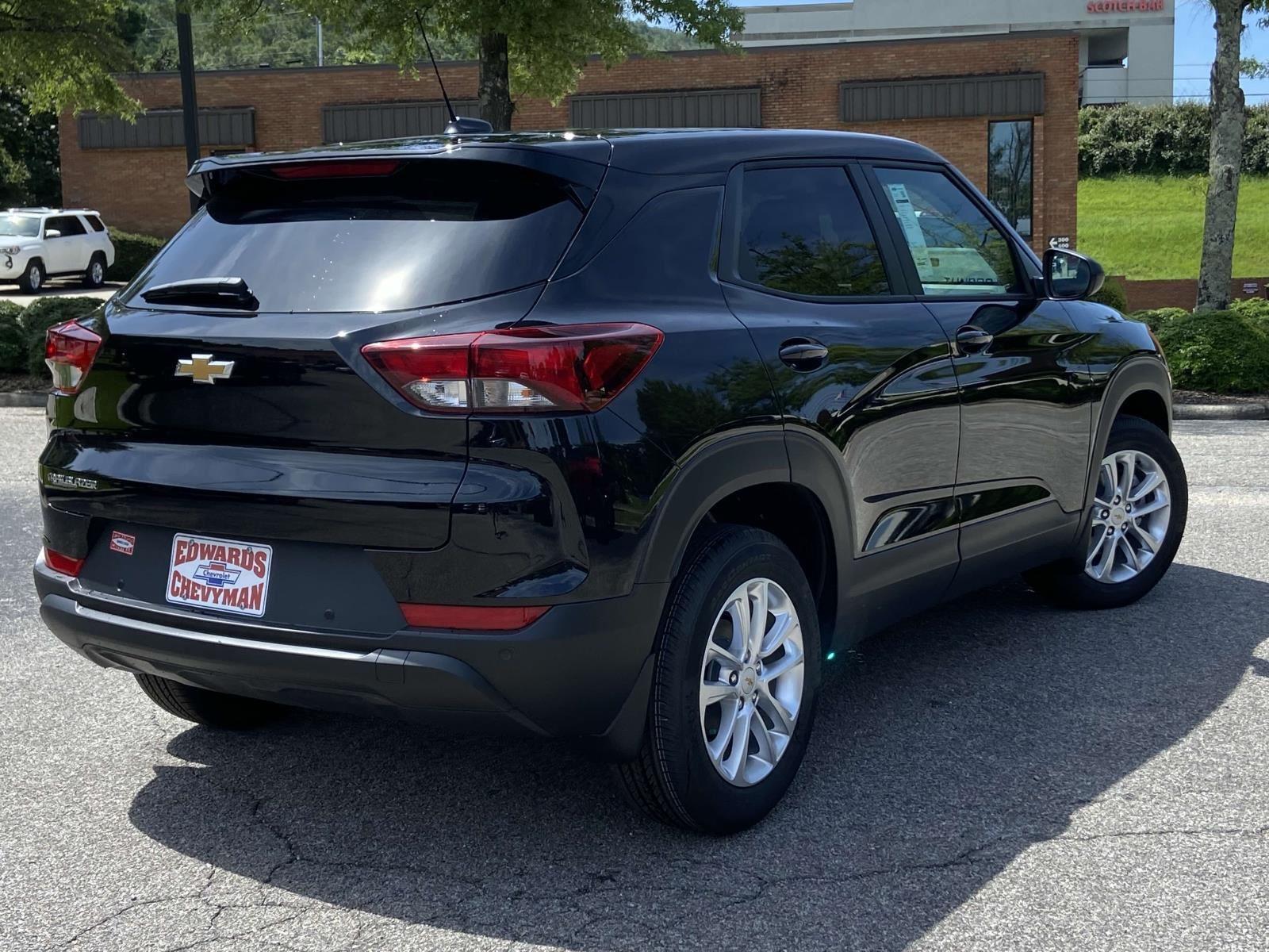 2026 Chevrolet Trailblazer LS photo 3