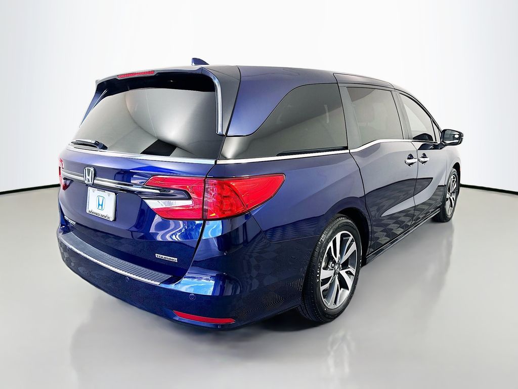 2023 Honda Odyssey Touring photo 5