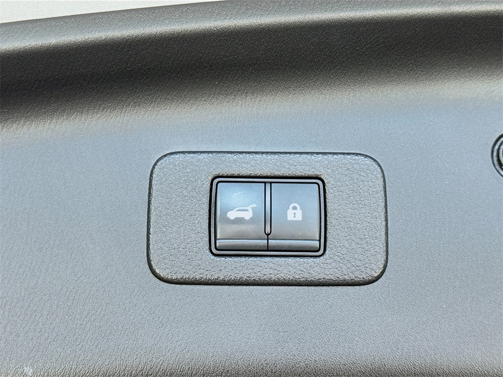 2023 Nissan Armada SL photo 20
