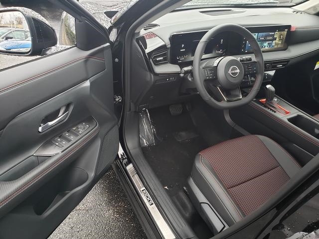 2025 Nissan Kicks SR photo 11
