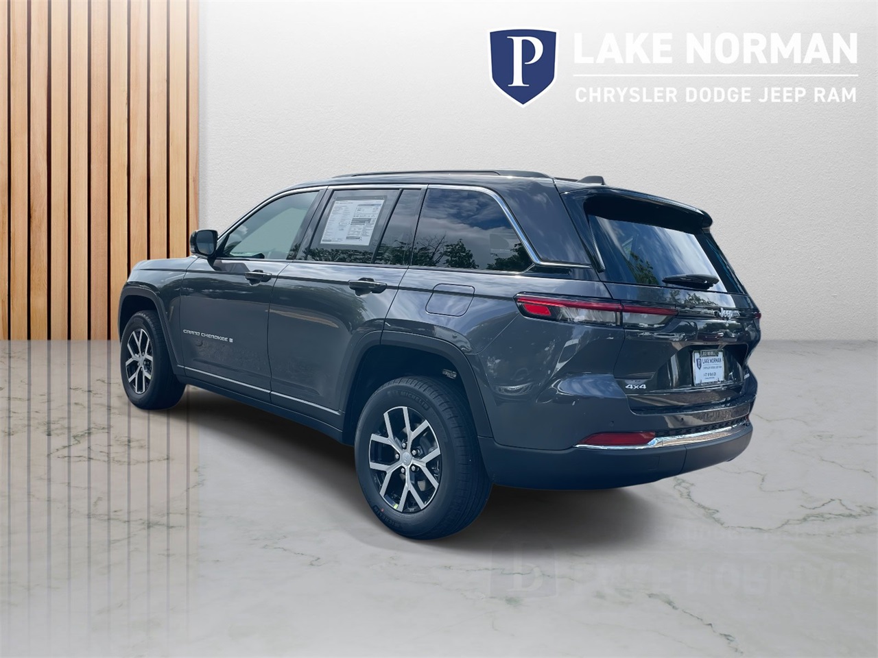 2025 Jeep Grand Cherokee Limited photo 2