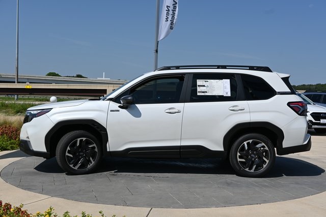 2025 Subaru Forester Premium photo 6