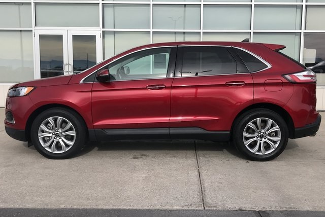 2024 Ford Edge Titanium photo 4