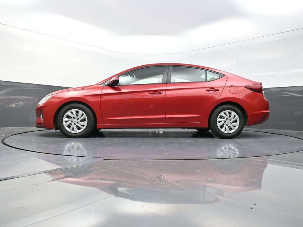 2019 Hyundai Elantra SE photo 21