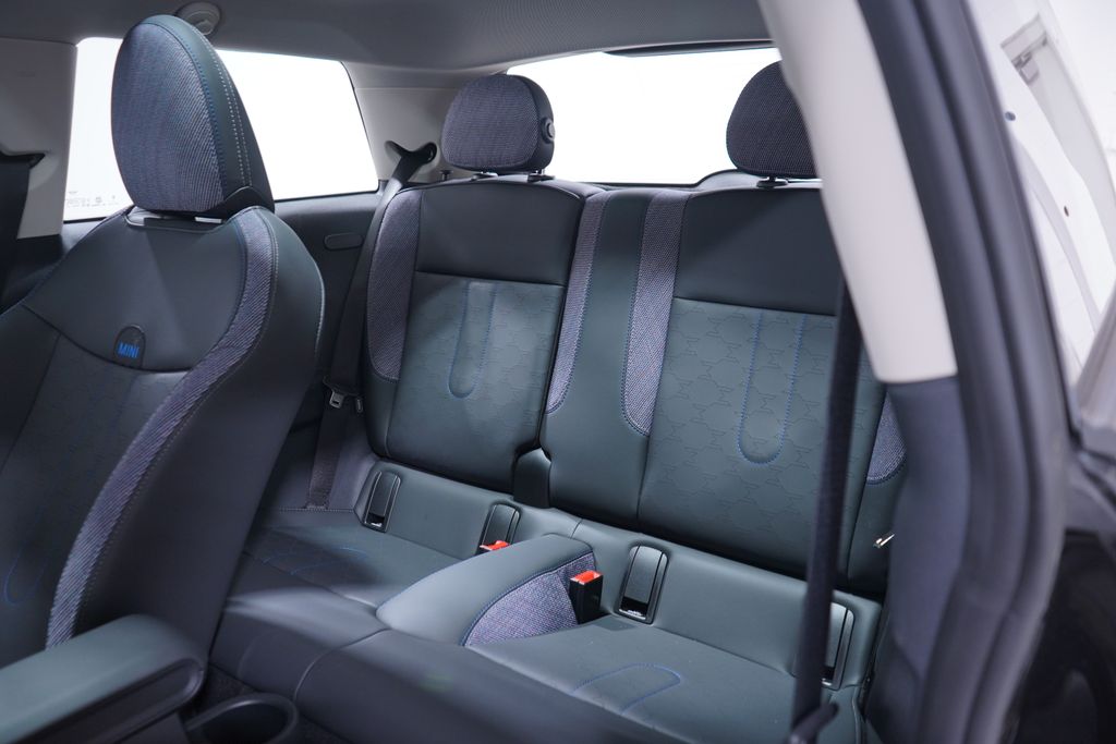 2025 Mini Cooper 2 Door Hardtop Signature photo 9