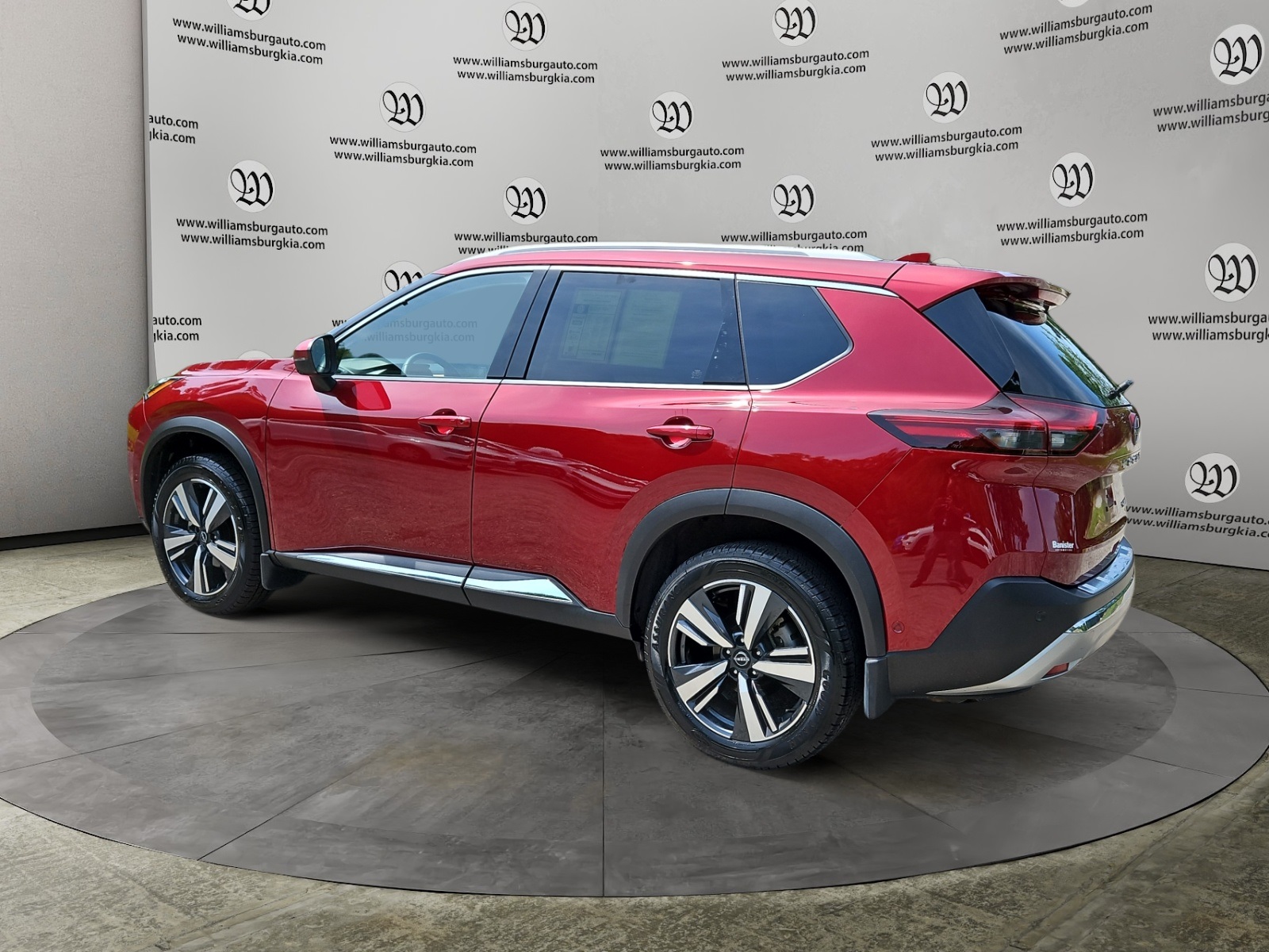 2023 Nissan Rogue Platinum photo 3