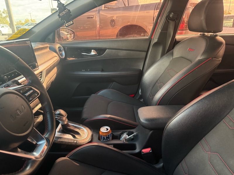 2022 Kia Forte GT photo 3