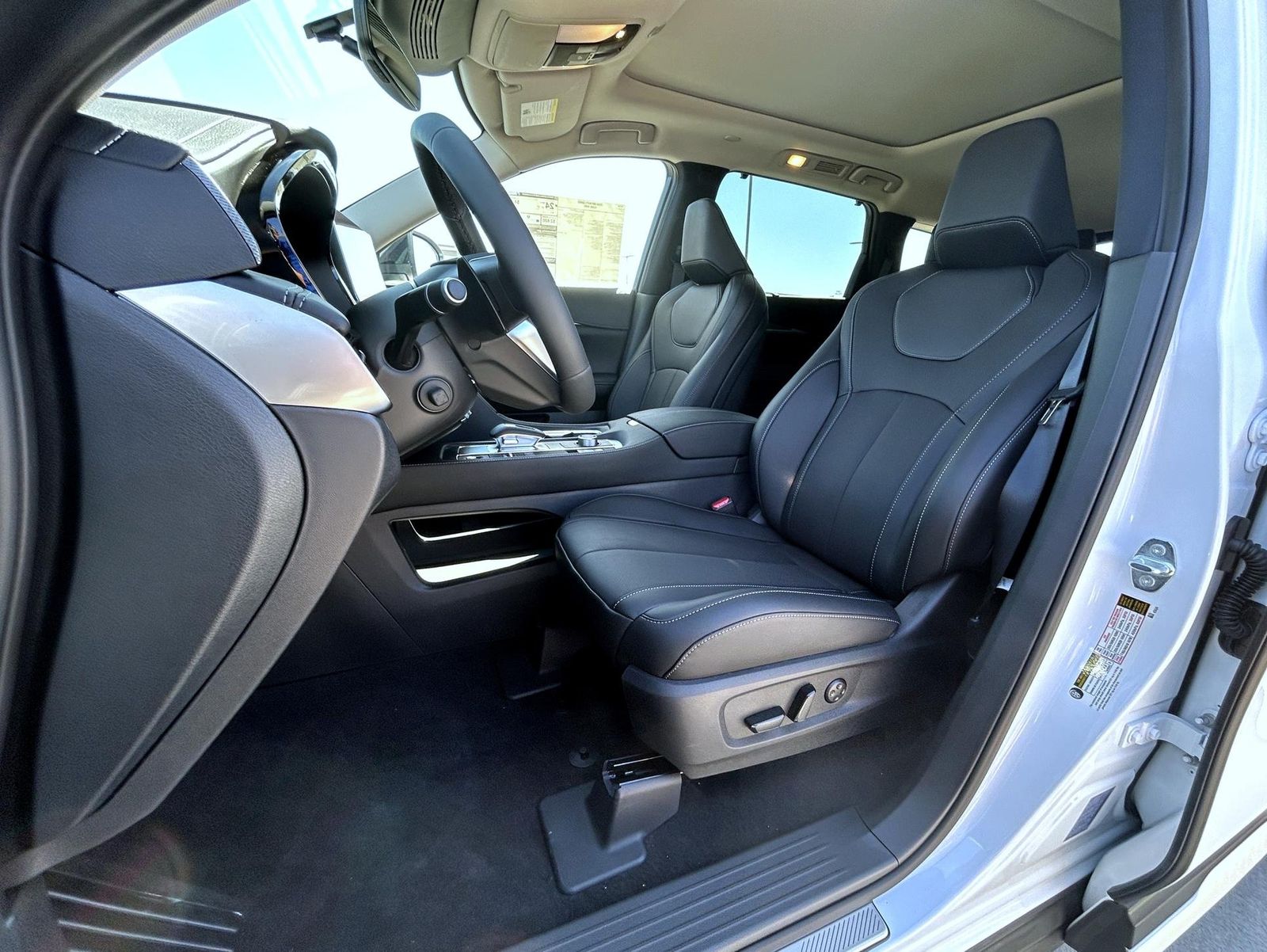2026 Infiniti QX60 Luxe AWD photo 10