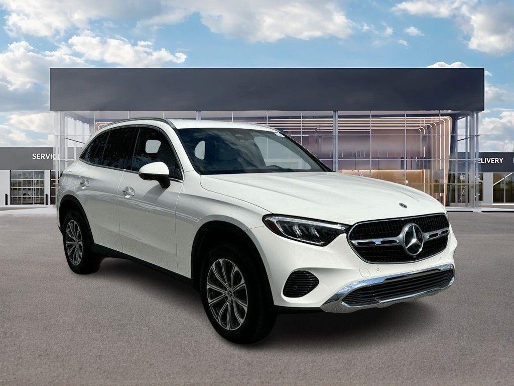 2023 Mercedes Benz GLC 300 4MATIC photo 3