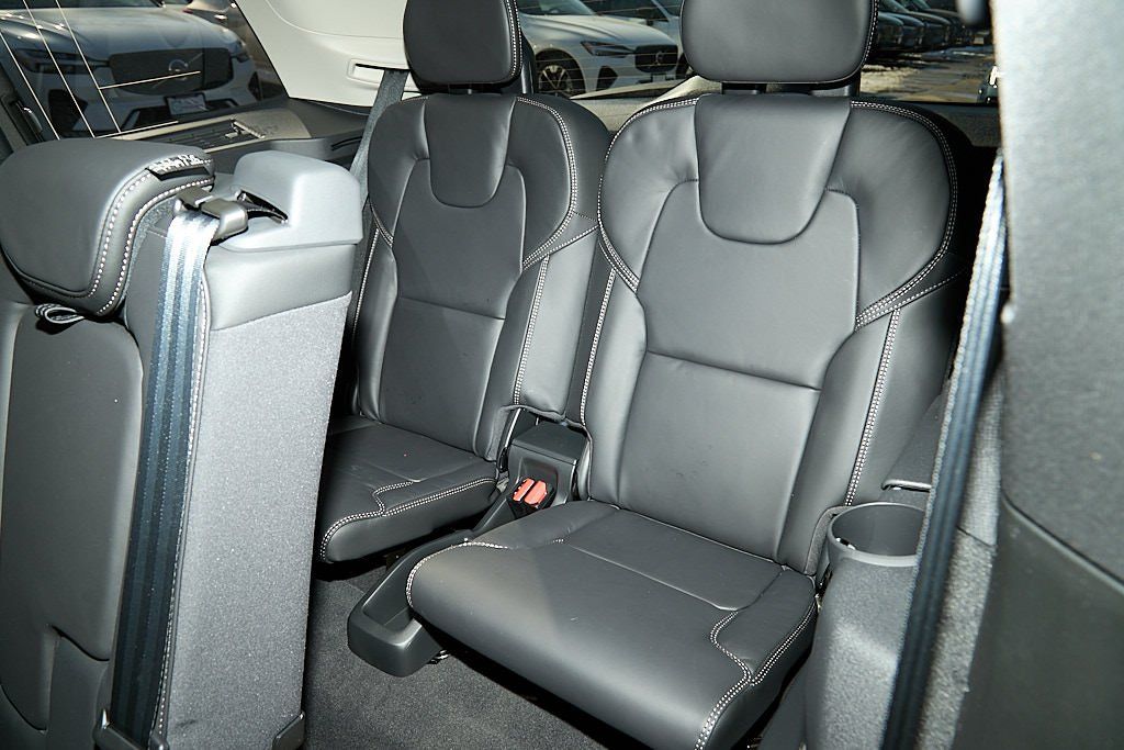 2026 VOLVO XC90 - Image 22