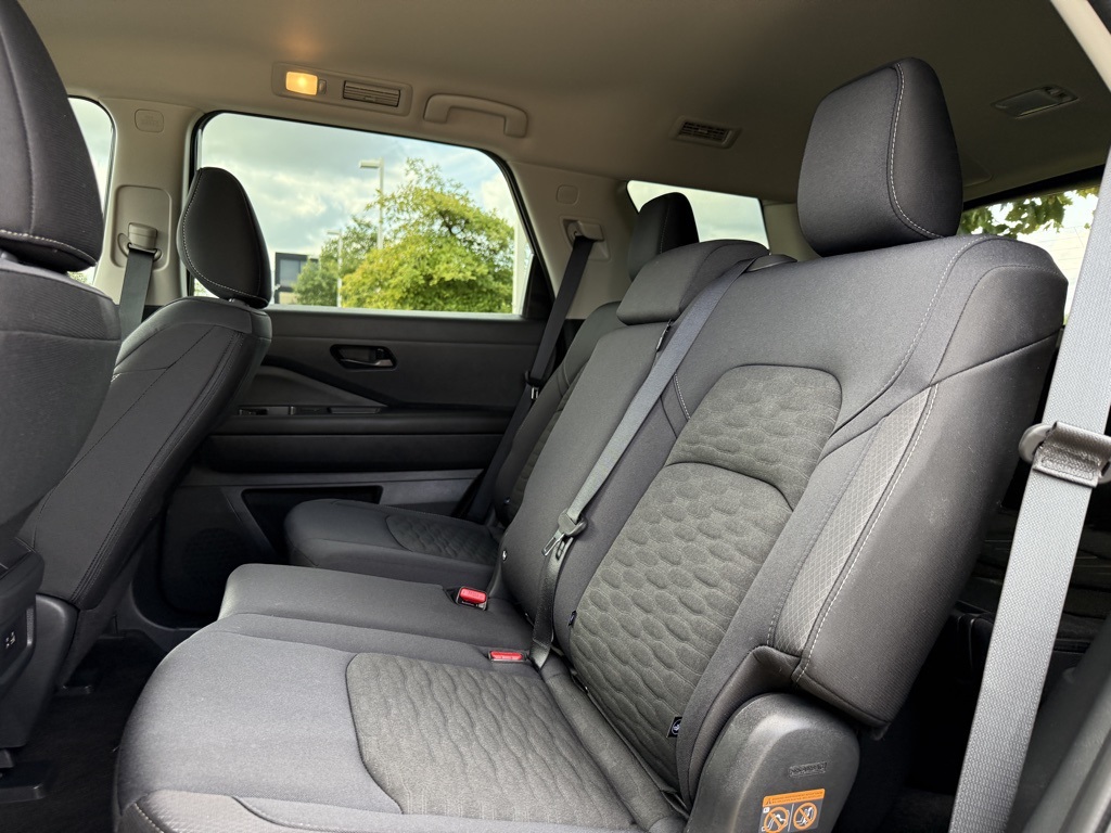 2025 Nissan Pathfinder S photo 20