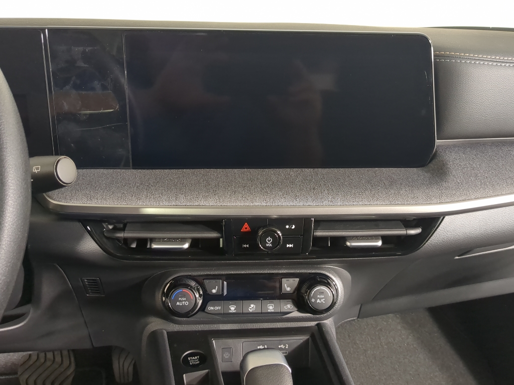 2026 Nissan Kicks SV photo 19