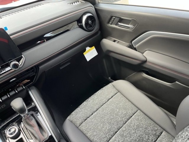 2025 Chevrolet Colorado Z71 photo 13
