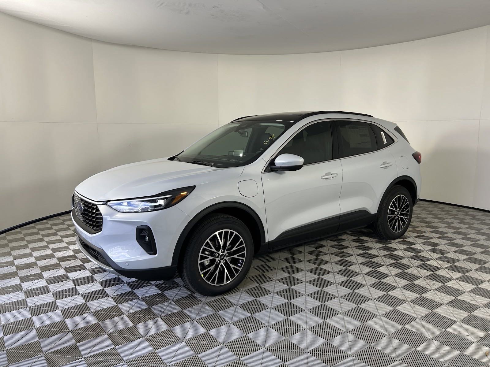 2025 Ford Escape photo 4