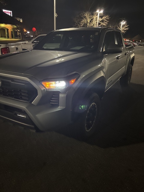 2024 Toyota Tacoma TRD Sport's photo