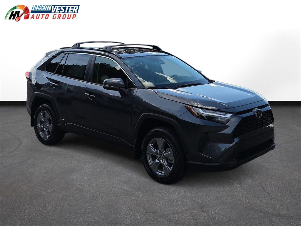 2025 Toyota RAV4 Hybrid XLE photo 4