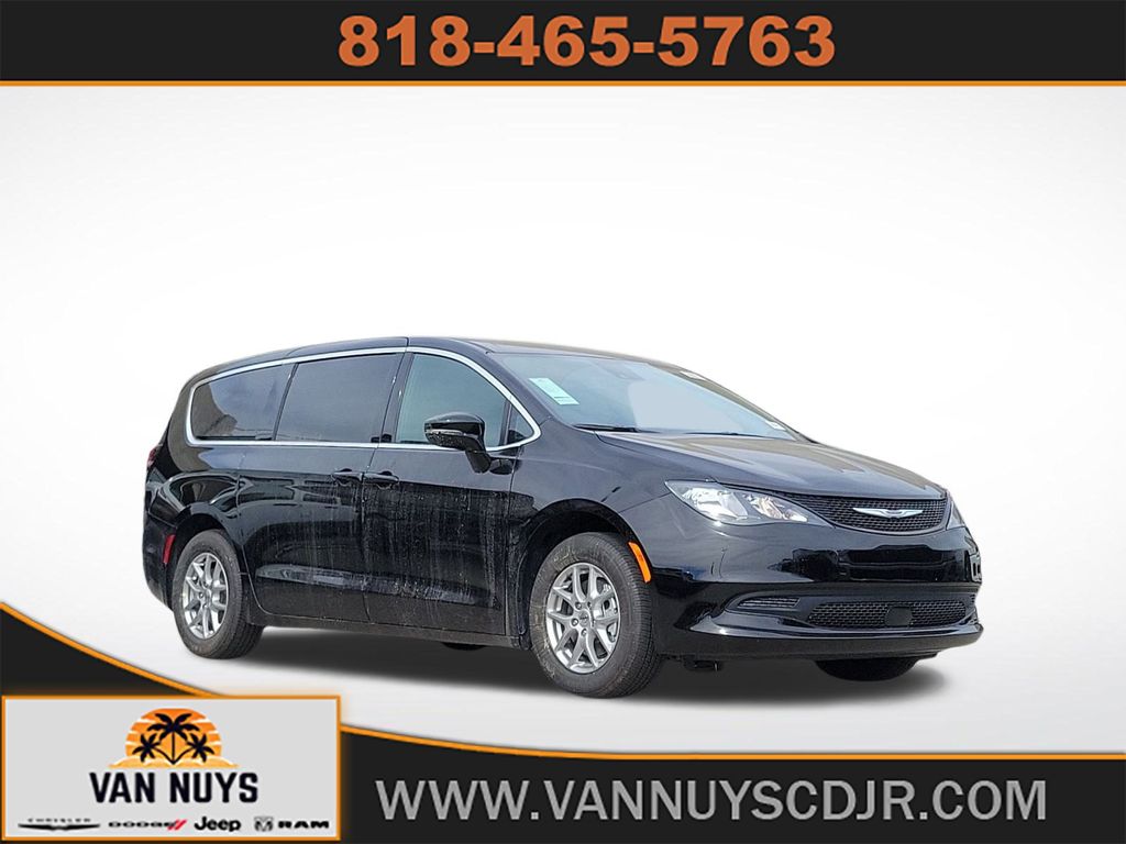 2025 Chrysler Voyager LX