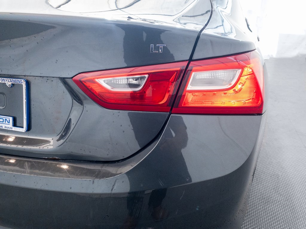 2017 Chevrolet Malibu 1LT photo 5