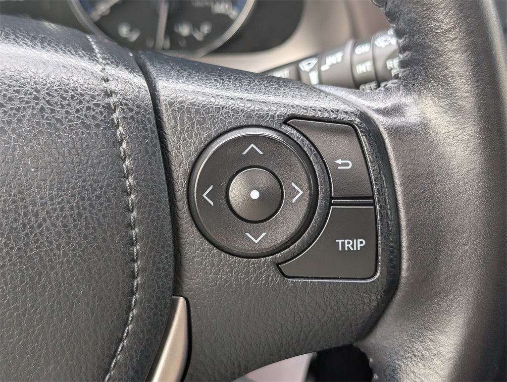 2016 Toyota RAV4 XLE photo 14