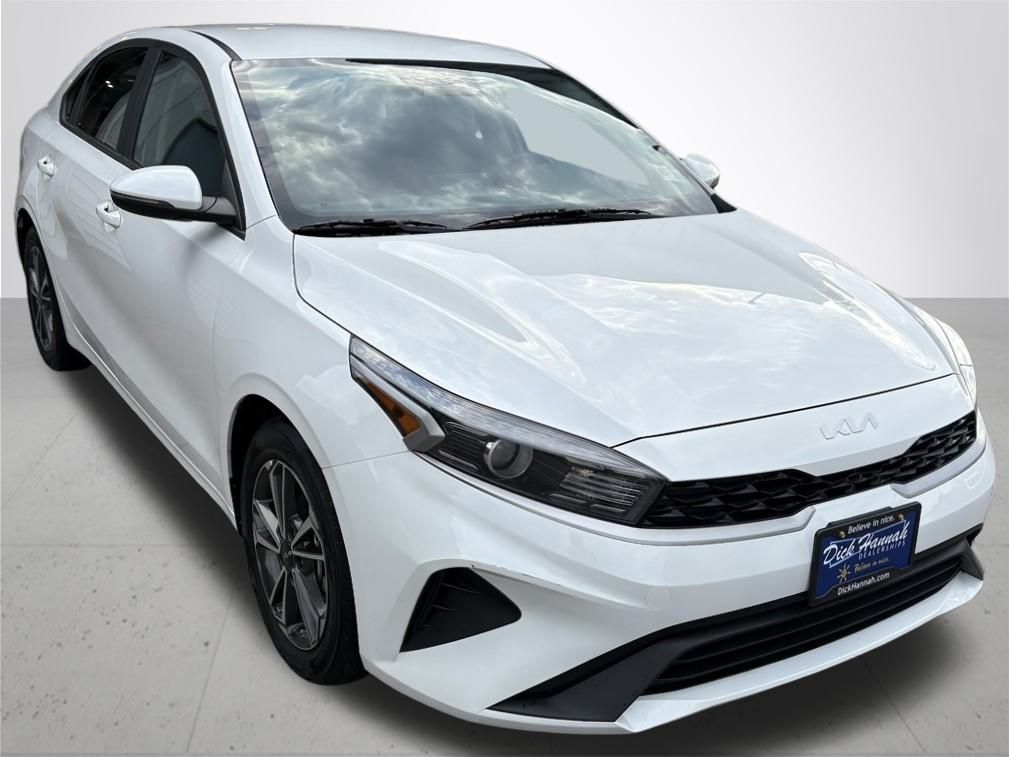 2023 Kia Forte LXS photo 4