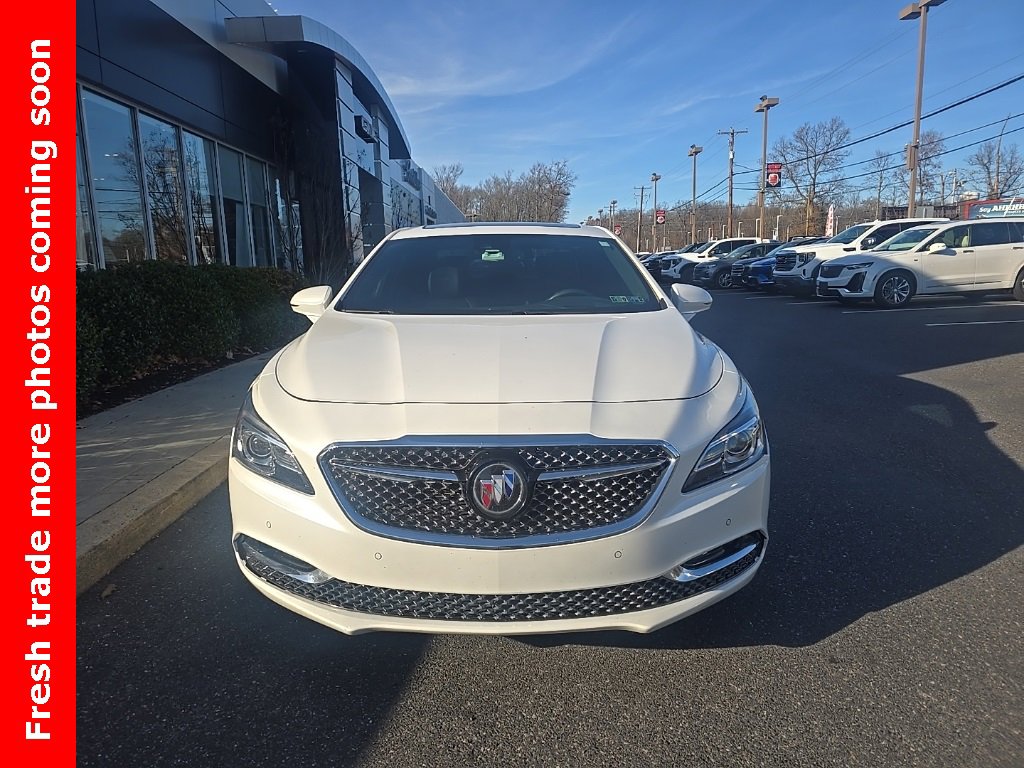 2018 Buick LaCrosse Avenir photo 3