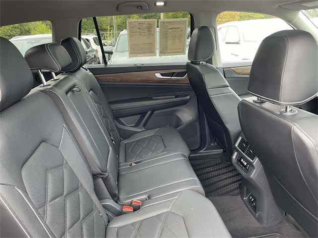 2024 Volkswagen Atlas SE Technology photo 11