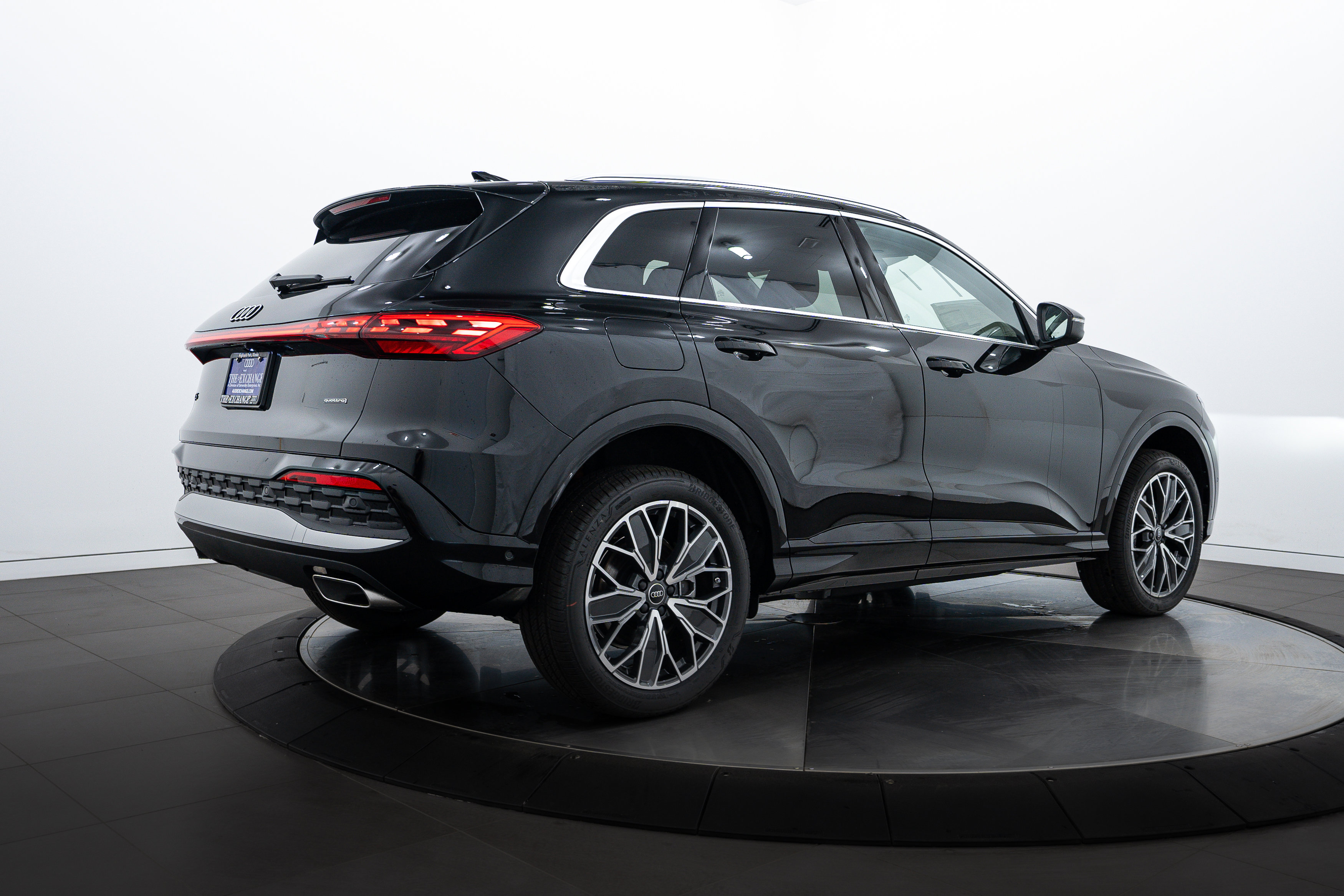 2025 Audi Q5 Premium Plus photo 4